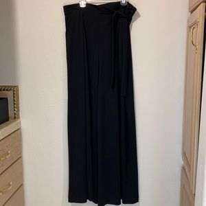 H&M wide leg knit pants, side zip with self belt. Look way better in person!